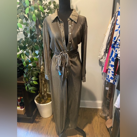 Cute jumpsuit - Picture 1 of 7